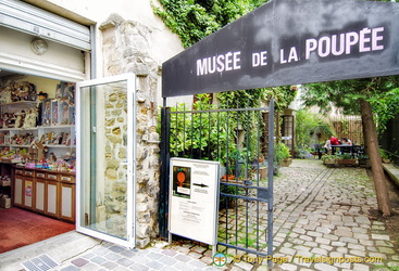 Entrance to the Musée de la Poupée